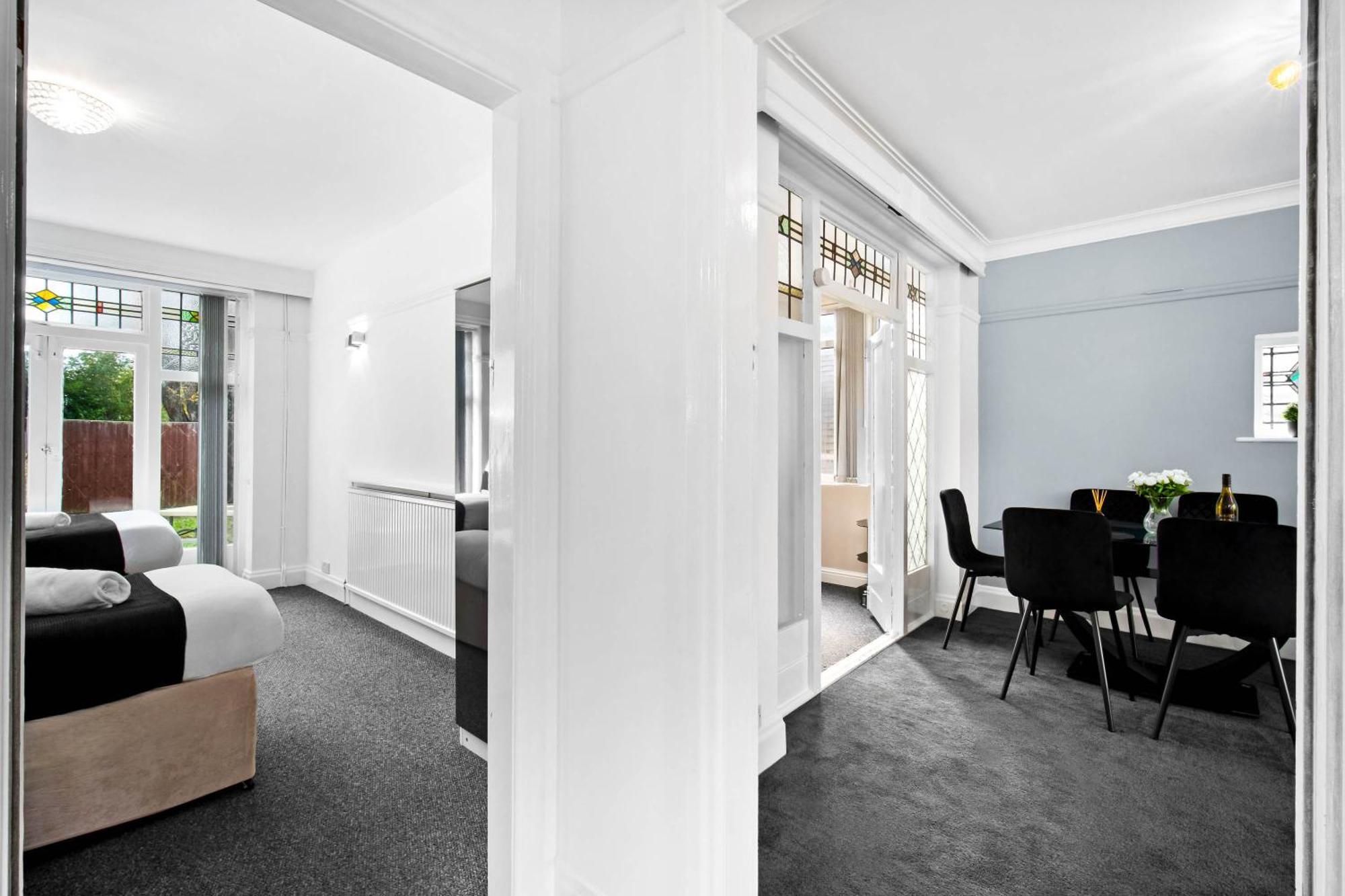 Apartment Spacious 5 Bed House - 11 Guests - Free Netflix - Parking 316c