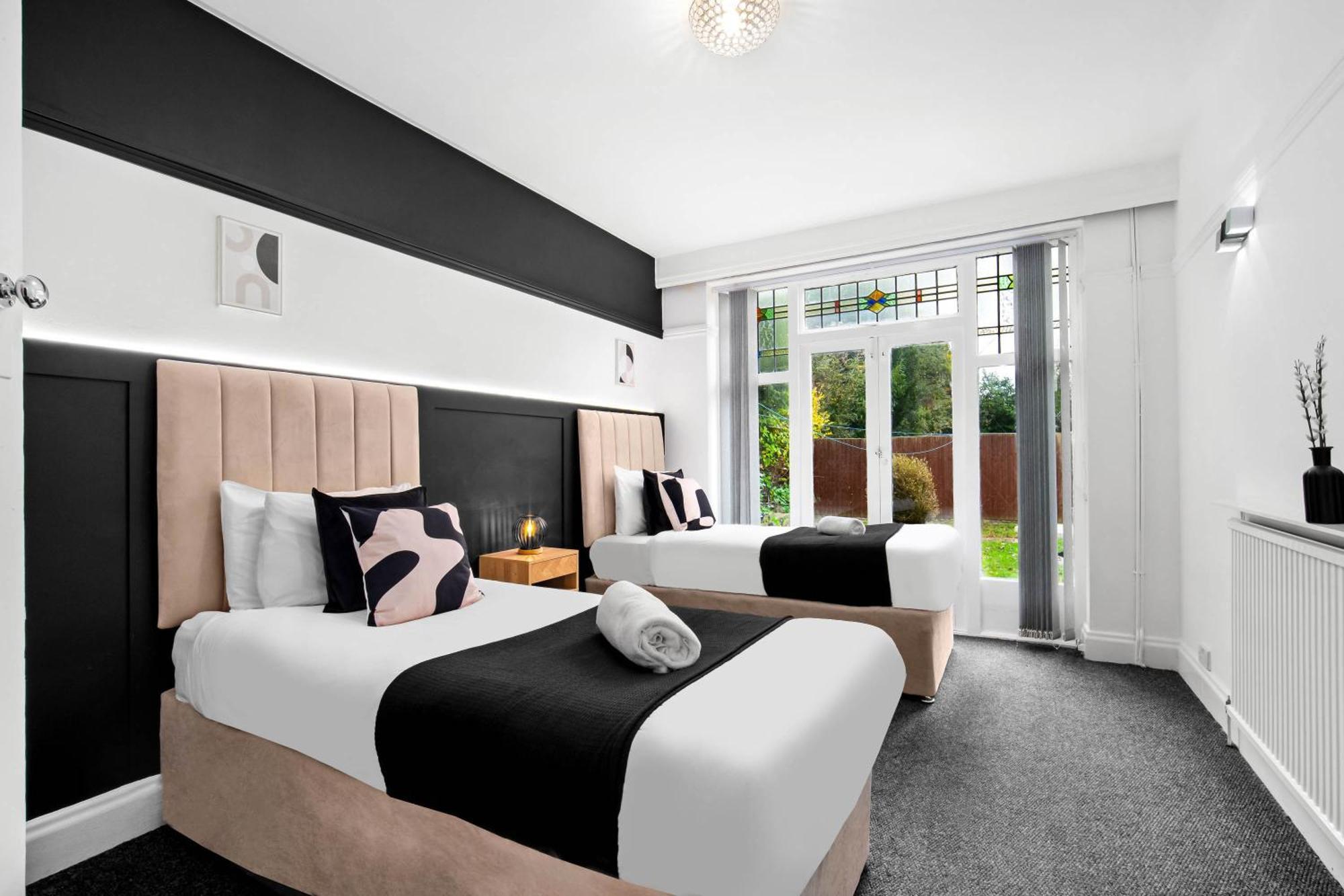 Spacious 5 Bed House - 11 Guests - Free Netflix - Parking 316c * Birmingham
