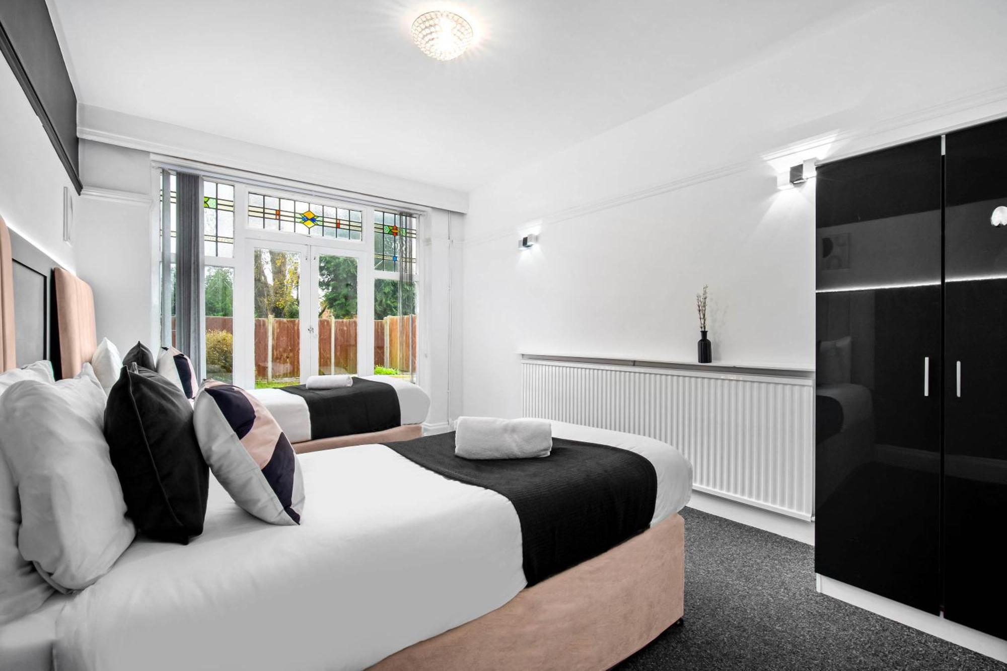Apartment Spacious 5 Bed House - 11 Guests - Free Netflix - Parking 316c