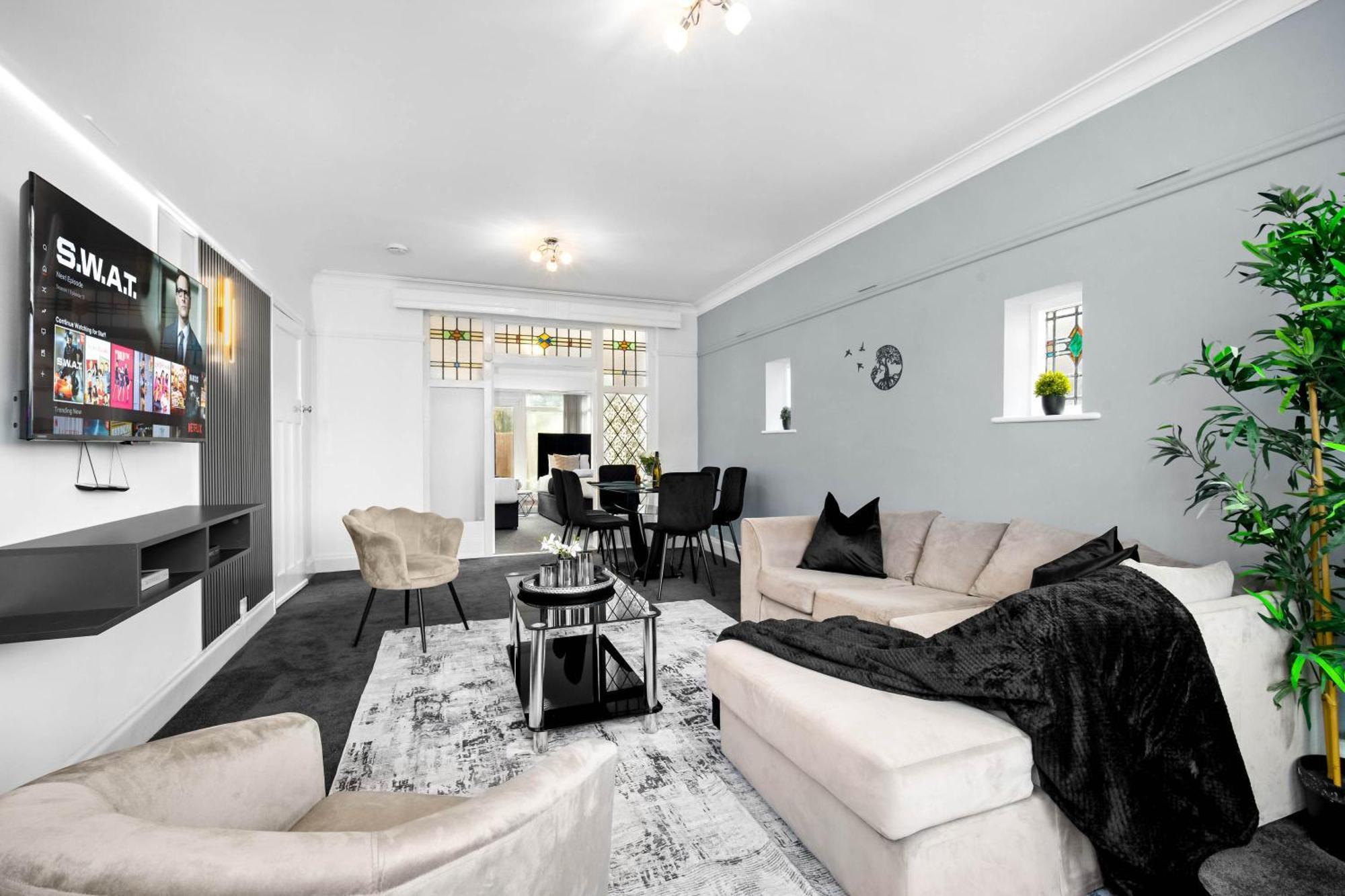 Spacious 5 Bed House - 11 Guests - Free Netflix - Parking 316c Apartment Birmingham