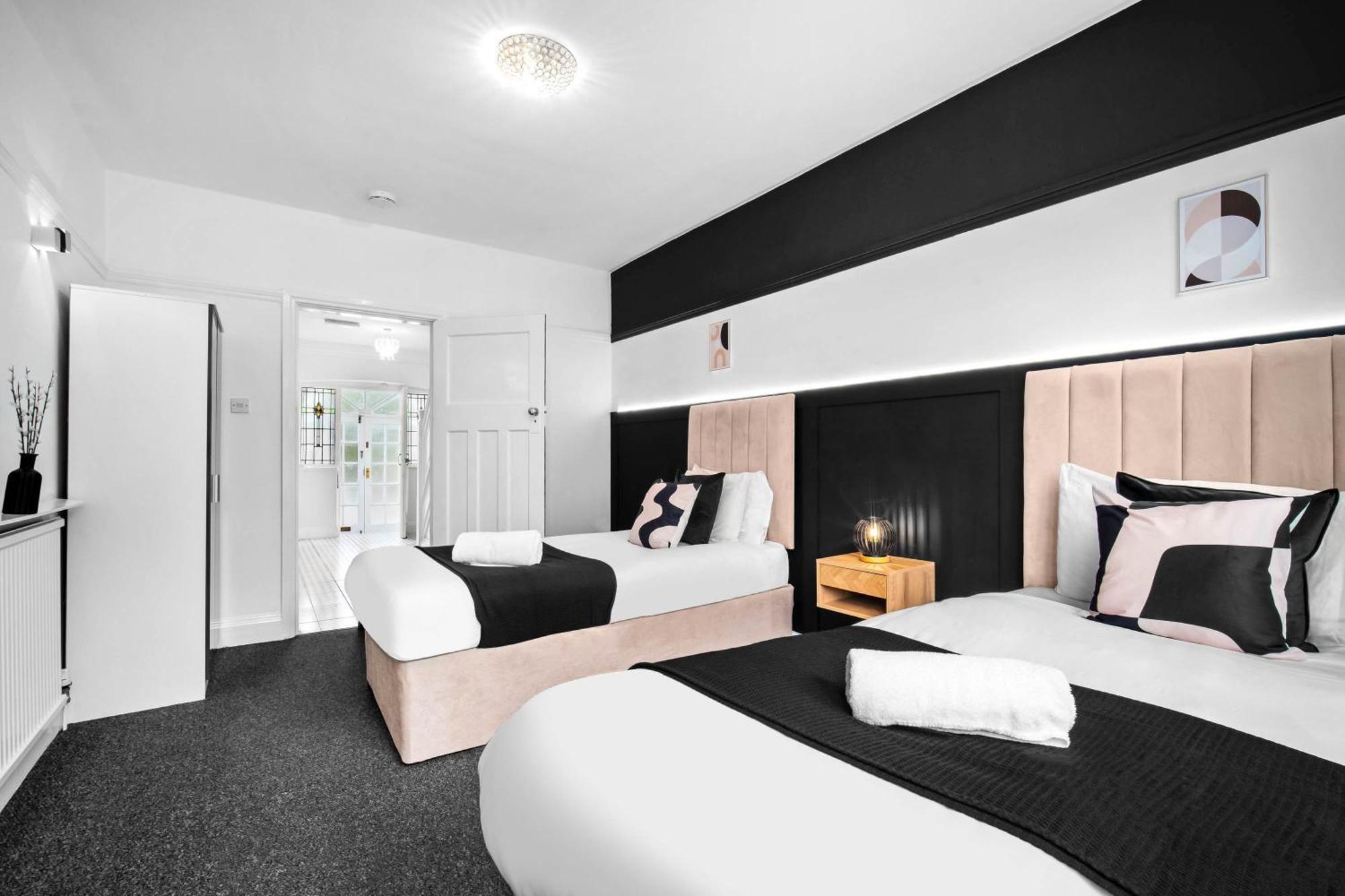 Apartment Spacious 5 Bed House - 11 Guests - Free Netflix - Parking 316c *