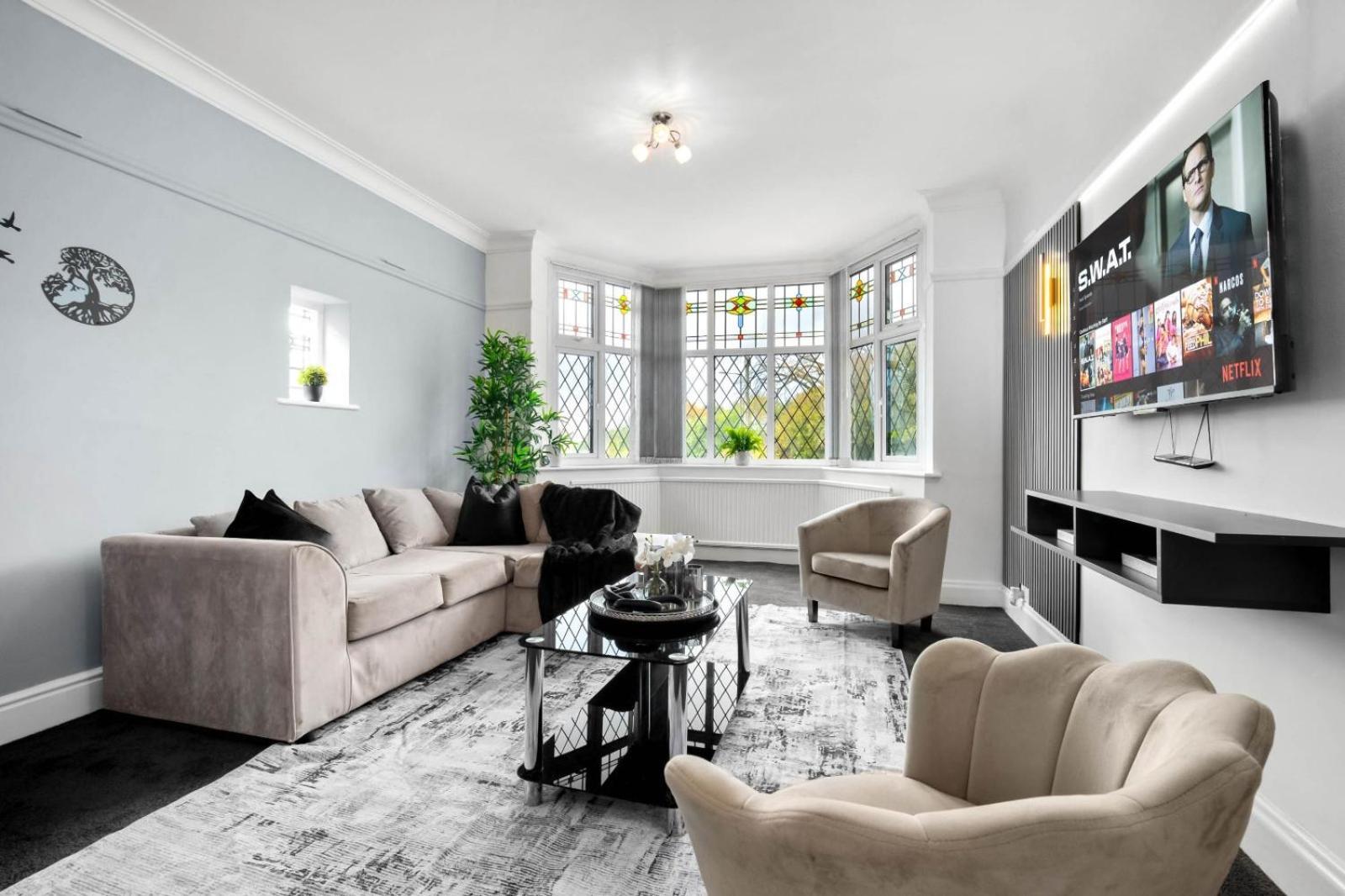 Spacious 5 Bed House - 11 Guests - Free Netflix - Parking 316c Apartment Birmingham