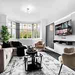 Spacious 5 Bed House - 11 Guests - Free Netflix - Parking 316C